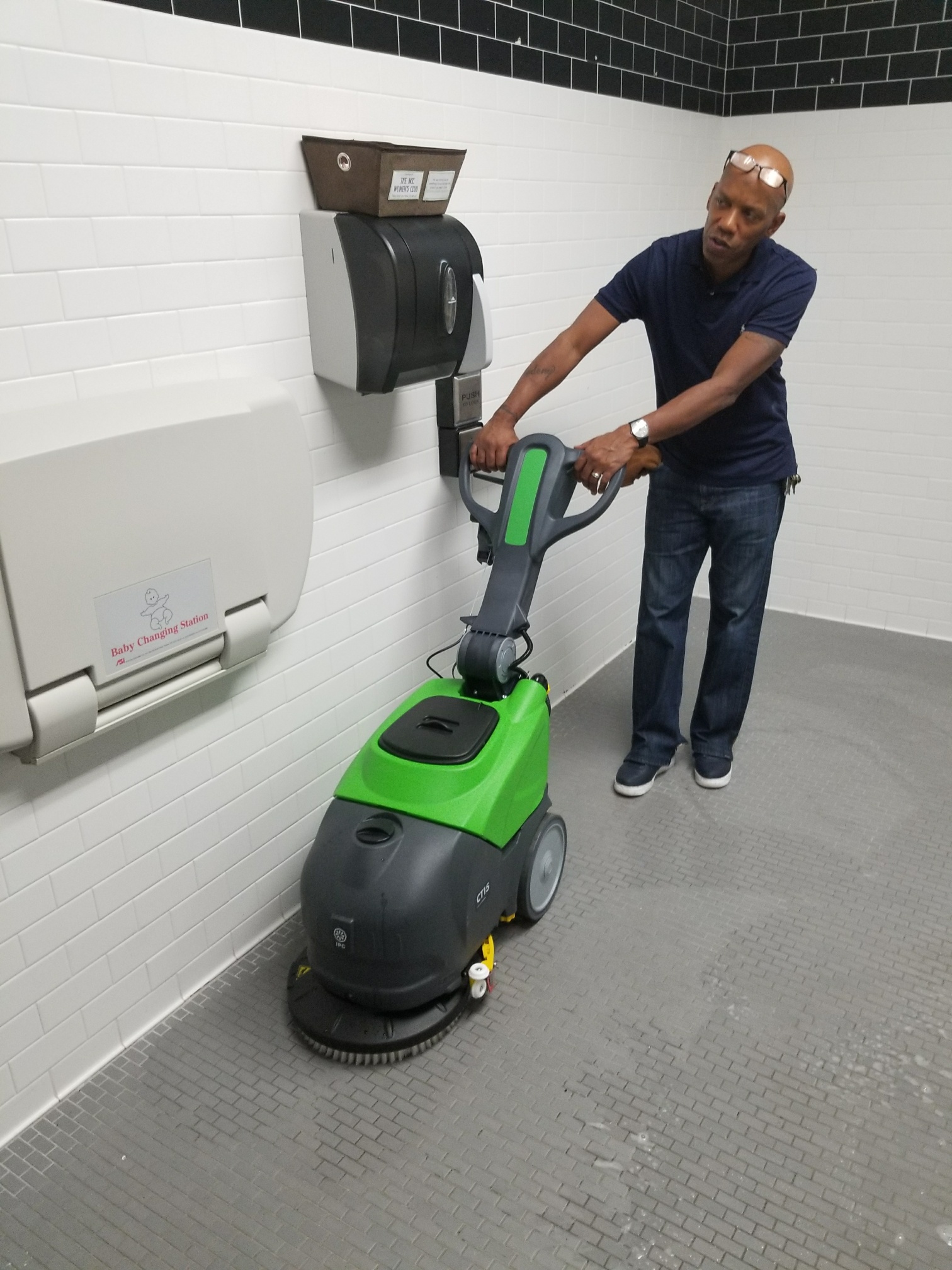floor scrubber machine used